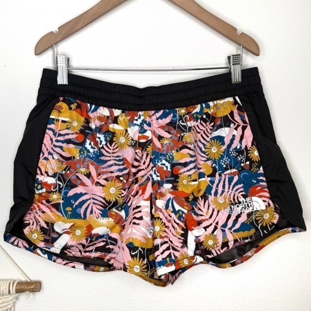 The North Face Womens Hydrenaline 2000 Floral Print Shorts Black Multicolor